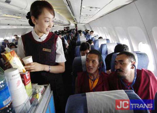 11日西寧機(jī)場開通拉薩空運(yùn)航線