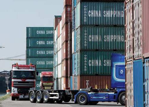 海運瘋漲 出口貿(mào)易回升集裝箱短缺